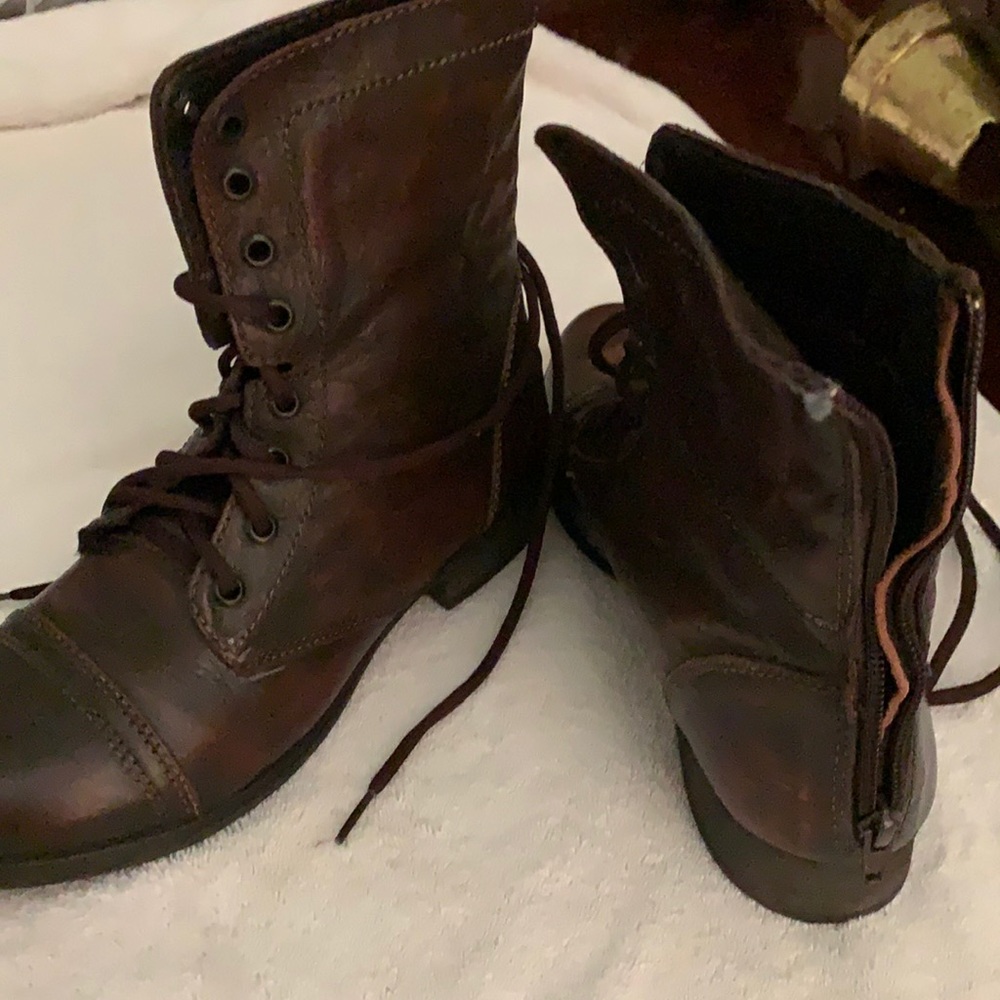 Women Kombat fashion bottle